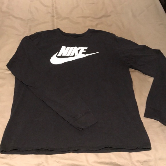 the nike tee athletic cut long sleeve